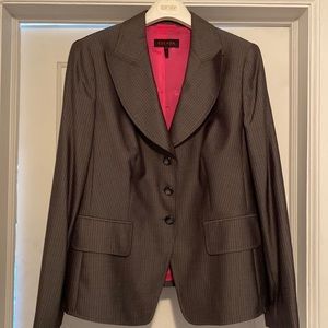 Escada Beautiful New Wool Silk Logo Lined Shimmering Gray Pink Pinstripe Blazer
